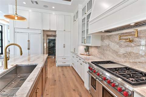 9100 Vanderbilt Dr, Naples FL - photo 15 of 47
