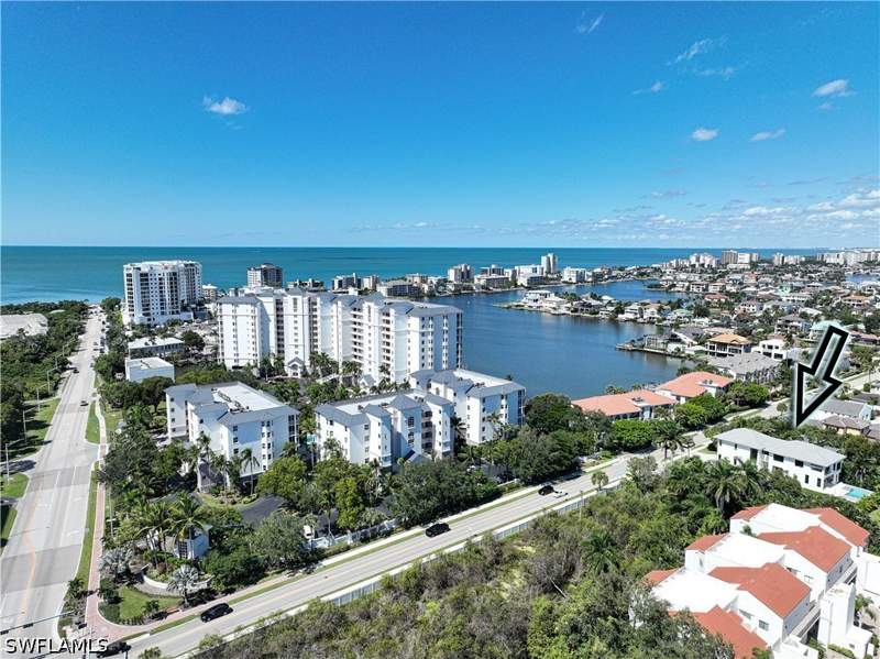 5 bedroom SingleFamilyResidence at 9100 Vanderbilt Dr, Conners, Naples — photo 2