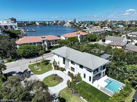 5 bedroom SingleFamilyResidence at 9100 Vanderbilt Dr, Conners, Naples — photo 3
