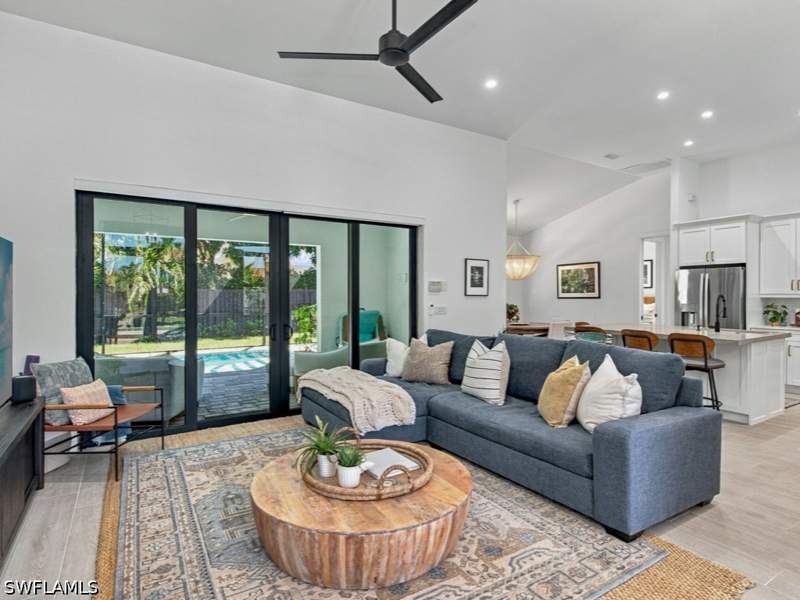 3 bedroom SingleFamilyResidence at 423 S Barfield Dr, Marco Beach, Marco Island — photo 4