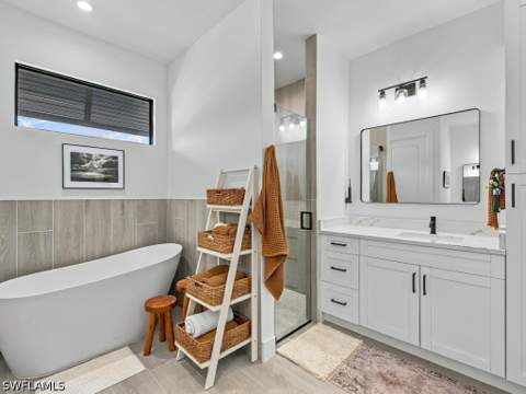 423 S Barfield Dr, Marco Island FL - photo 9 of 28