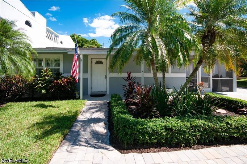 2 bedroom SingleFamilyResidence at 1344 West Ln, Sunny Trail Heights, Naples — photo 2