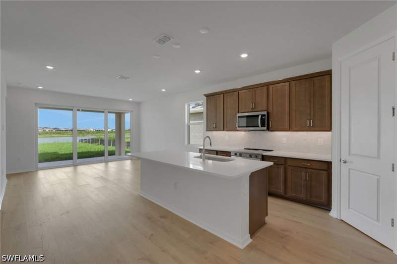 3 bedroom SingleFamilyResidence at 16947 Squirrel Branch Ln, Country Club, Alva — photo 2