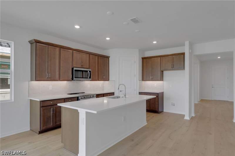 3 bedroom SingleFamilyResidence at 16947 Squirrel Branch Ln, Country Club, Alva — photo 3