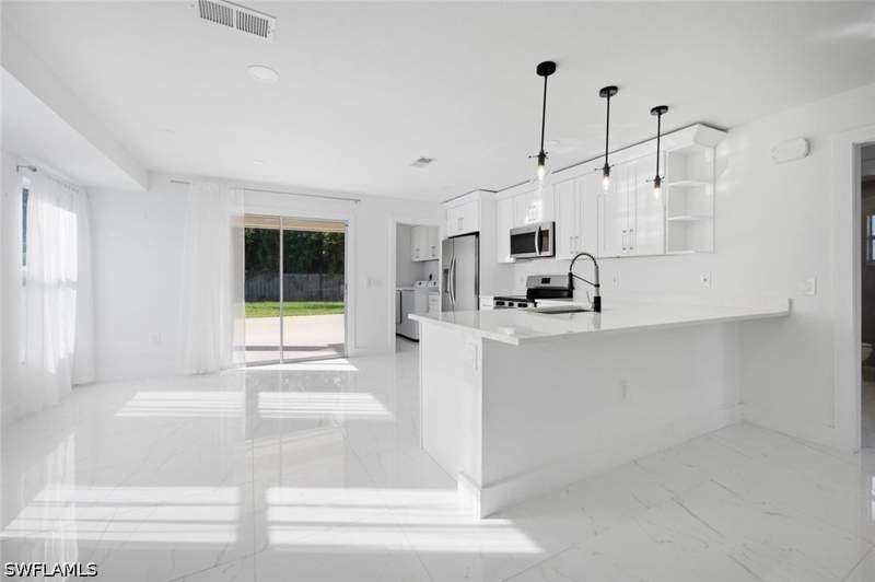 2 bedroom SingleFamilyResidence at 862 99th Ave N, Naples Park, Naples — photo 5