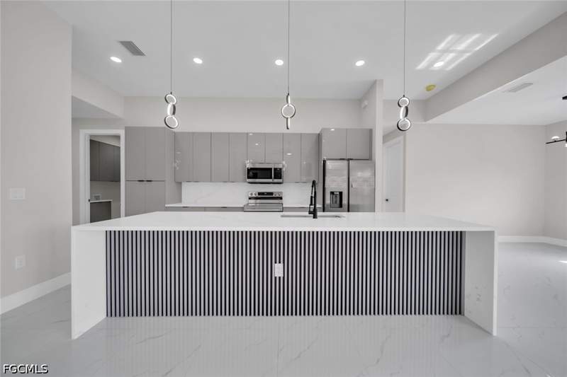 3 bedroom SingleFamilyResidence at 1014 Lee Ave, Lehigh Acres, Lehigh Acres — photo 5