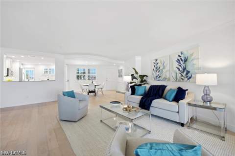 2401 Gulf Shore Blvd N 52, Naples FL - photo 10 of 23