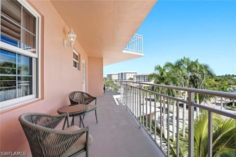 2401 Gulf Shore Blvd N 52, Naples FL - photo 16 of 23