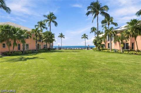 2401 Gulf Shore Blvd N 52, Naples FL - photo 18 of 23