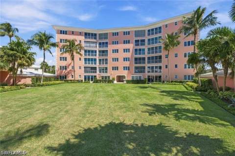 2401 Gulf Shore Blvd N 52, Naples FL - photo 19 of 23