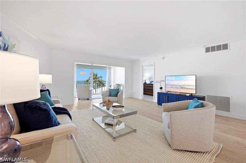 2 bedroom Condominium at 2401 Gulf Shore Blvd N 52, Shores Of Naples, Naples — photo 4