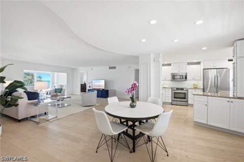 2401 Gulf Shore Blvd N 52, Naples FL - photo 6 of 23