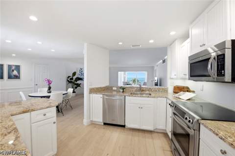 2401 Gulf Shore Blvd N 52, Naples FL - photo 8 of 23
