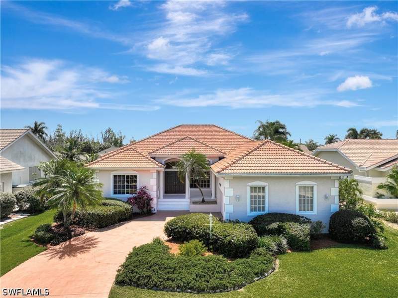4 bedroom SingleFamilyResidence at 5561 Harborage Dr, Harborage, Fort Myers — photo 2