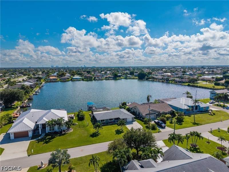 3 bedroom SingleFamilyResidence at 15 SE 10th Ave, Cape Coral, Cape Coral — photo 5