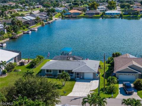 15 SE 10th Ave, Cape Coral FL - photo 6 of 55