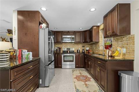 2563 Weeks Ave, Naples FL - photo 12 of 23
