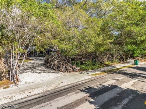 2563 Weeks Ave, Naples FL - photo 22 of 23