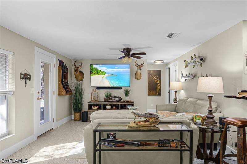 3 bedroom SingleFamilyResidence at 2563 Weeks Ave, W H Surency, Naples — photo 4