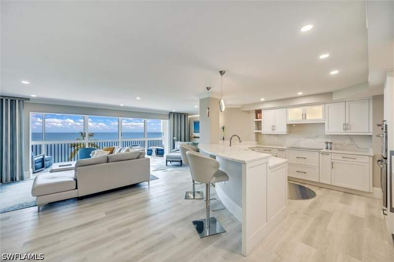 2 bedroom Condominium at 1275 Gulf Shore Blvd N 602, Colonial Club, Naples — photo 3