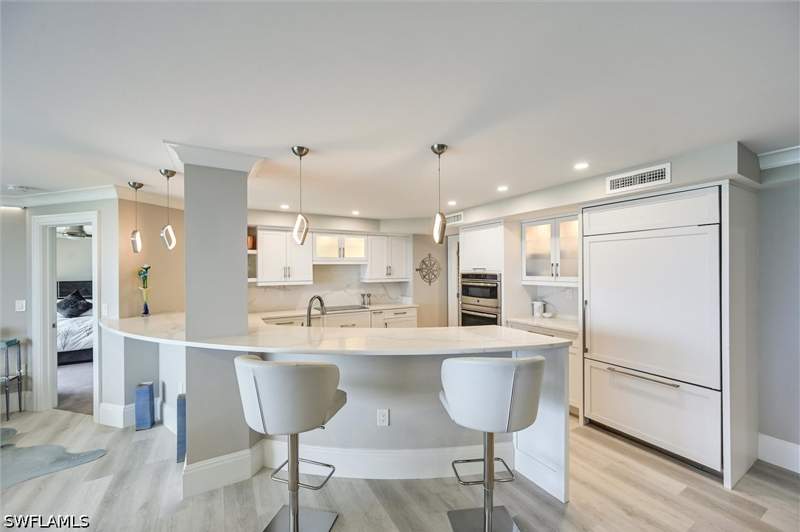 2 bedroom Condominium at 1275 Gulf Shore Blvd N 602, Colonial Club, Naples — photo 4