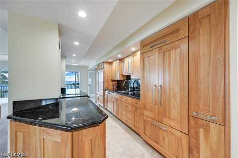 1275 Gulf Shore Blvd N 601, Naples FL - photo 16 of 33