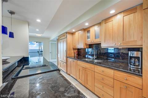 1275 Gulf Shore Blvd N 601, Naples FL - photo 17 of 33