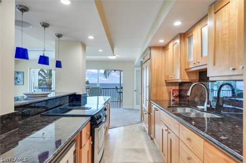 1275 Gulf Shore Blvd N 601, Naples FL - photo 19 of 33