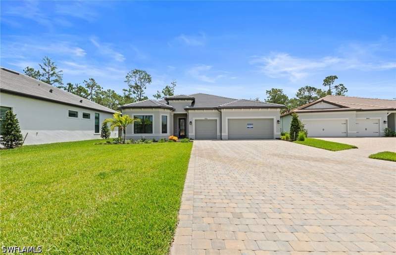 3 bedroom SingleFamilyResidence at 2095 Altura Ct, Terreno At Valencia, Naples — photo 2