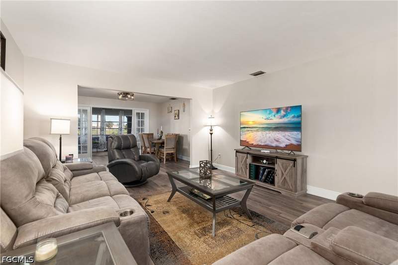 3 bedroom Attached at 1207 N Brandywine Cir, Brandywine, Fort Myers — photo 4