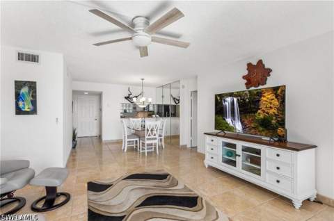4895 Bonita Beach Rd 302, Bonita Springs FL - photo 7 of 45