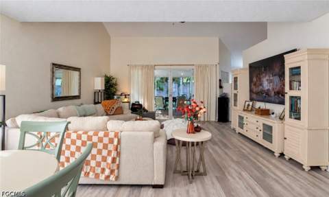 1407 Monarch Cir B2, Naples FL - photo 11 of 60