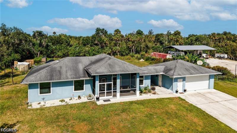 4 bedroom SingleFamilyResidence at 18931 Palm Beach Blvd, Alva, Alva — photo 3