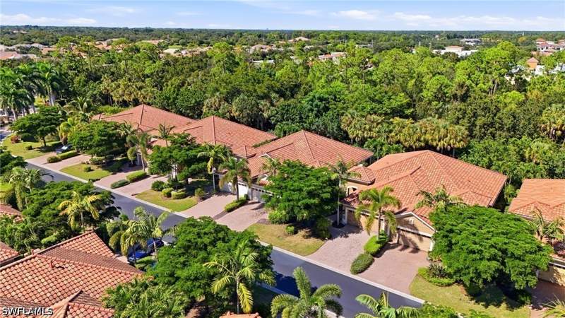 2 bedroom Attached at 10032 Montevina Dr, Villa Palmeras, Estero — photo 4