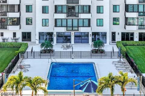 3430 Gulf Shore Blvd N 2I, Naples FL - photo 15 of 25