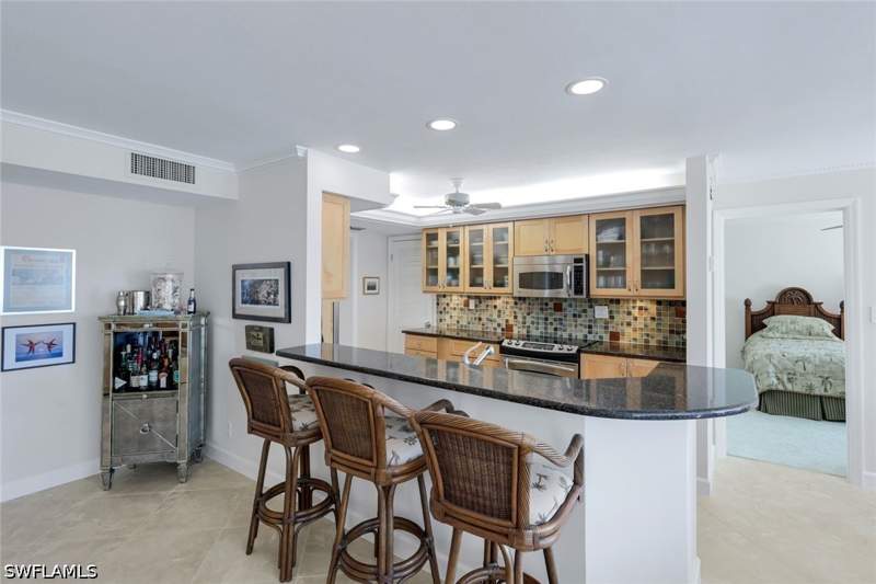 2 bedroom Condominium at 3430 Gulf Shore Blvd N 2I, Madrid Club, Naples — photo 2