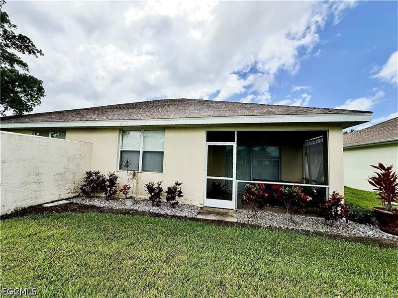 2 bedroom Attached at 4341 Avian Ave, Province Park, Fort Myers — photo 4