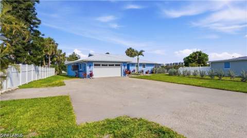 8009 Lagoon Rd, Fort Myers Beach FL - photo 6 of 48