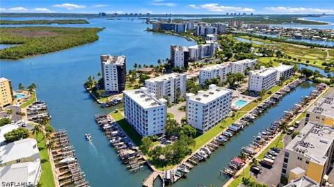 4331 Bay Beach Ln 651, Fort Myers Beach FL - photo 7 of 43