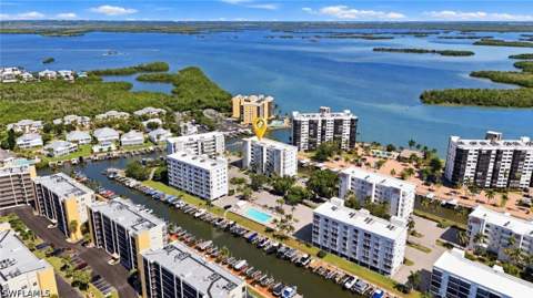 4331 Bay Beach Ln 651, Fort Myers Beach FL - photo 8 of 43