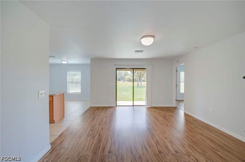 3 bedroom SingleFamilyResidence at 313 Shadow Lakes Dr, Shadow Lakes, Lehigh Acres — photo 3
