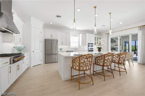 11913 Raggio Dr, Fort Myers FL - photo 7 of 30