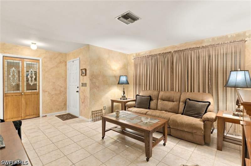3 bedroom SingleFamilyResidence at 714 107th Ave N, Naples Park, Naples — photo 3
