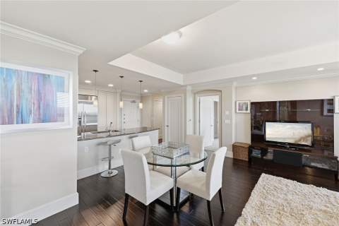 9115 Strada Pl 5405, Naples FL - photo 6 of 34