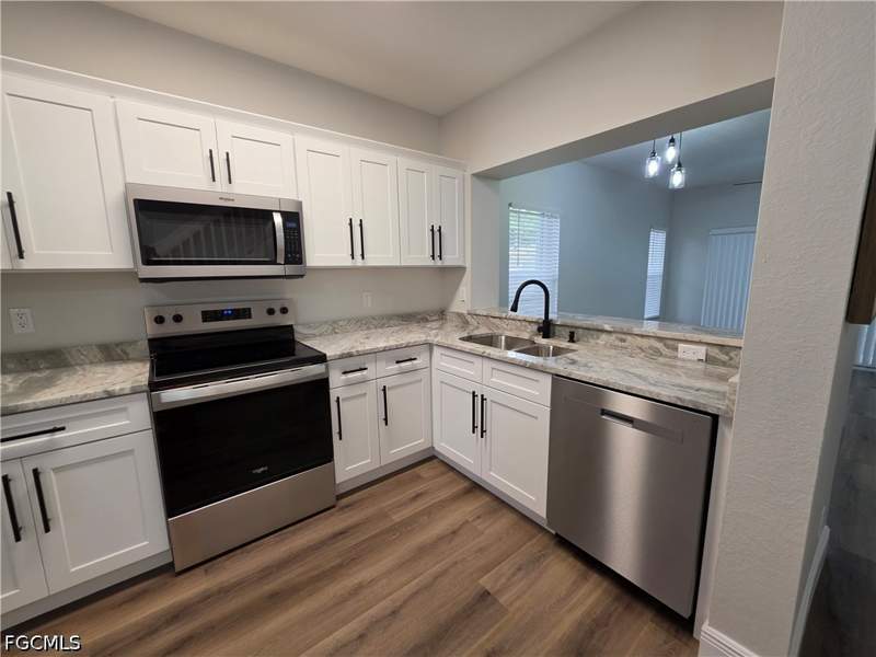 2 bedroom Townhouse at 10035 Poppy Hill Dr, Cypress Landing, Fort Myers — photo 5