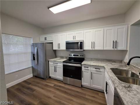 10035 Poppy Hill Dr, Fort Myers FL - photo 6 of 34