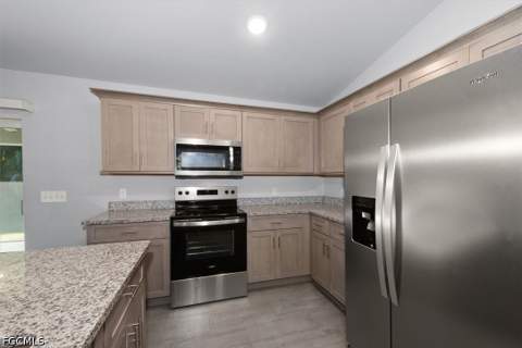 3709 Tracy St, Fort Myers FL - photo 10 of 33