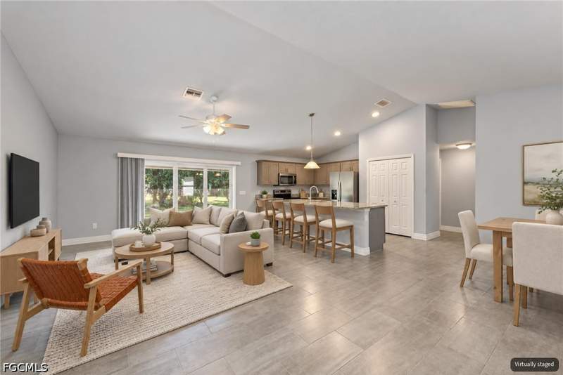 3 bedroom SingleFamilyResidence at 3709 Tracy St, Fort Myers, Fort Myers — photo 5