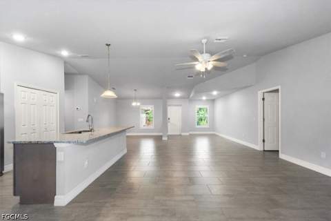 3709 Tracy St, Fort Myers FL - photo 6 of 33