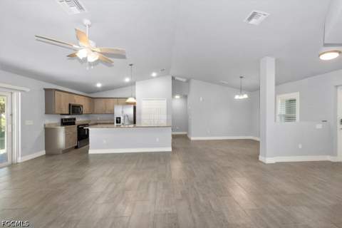 3709 Tracy St, Fort Myers FL - photo 7 of 33